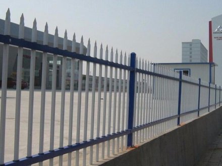 雙橫梁鋅鋼護欄定制廠家