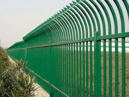 安誠為您詳細介紹下鋅鋼護欄的產品特點