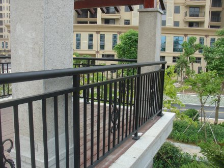 陽臺護欄施工方法的具體流程