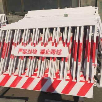 <b>怎樣選購(gòu)質(zhì)量?jī)?yōu)質(zhì)的基坑防護(hù)護(hù)欄</b>