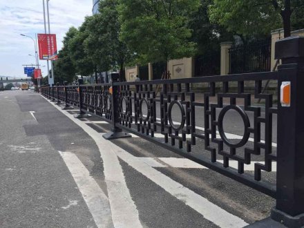 山東道路護(hù)欄定制廠(chǎng)家在那里